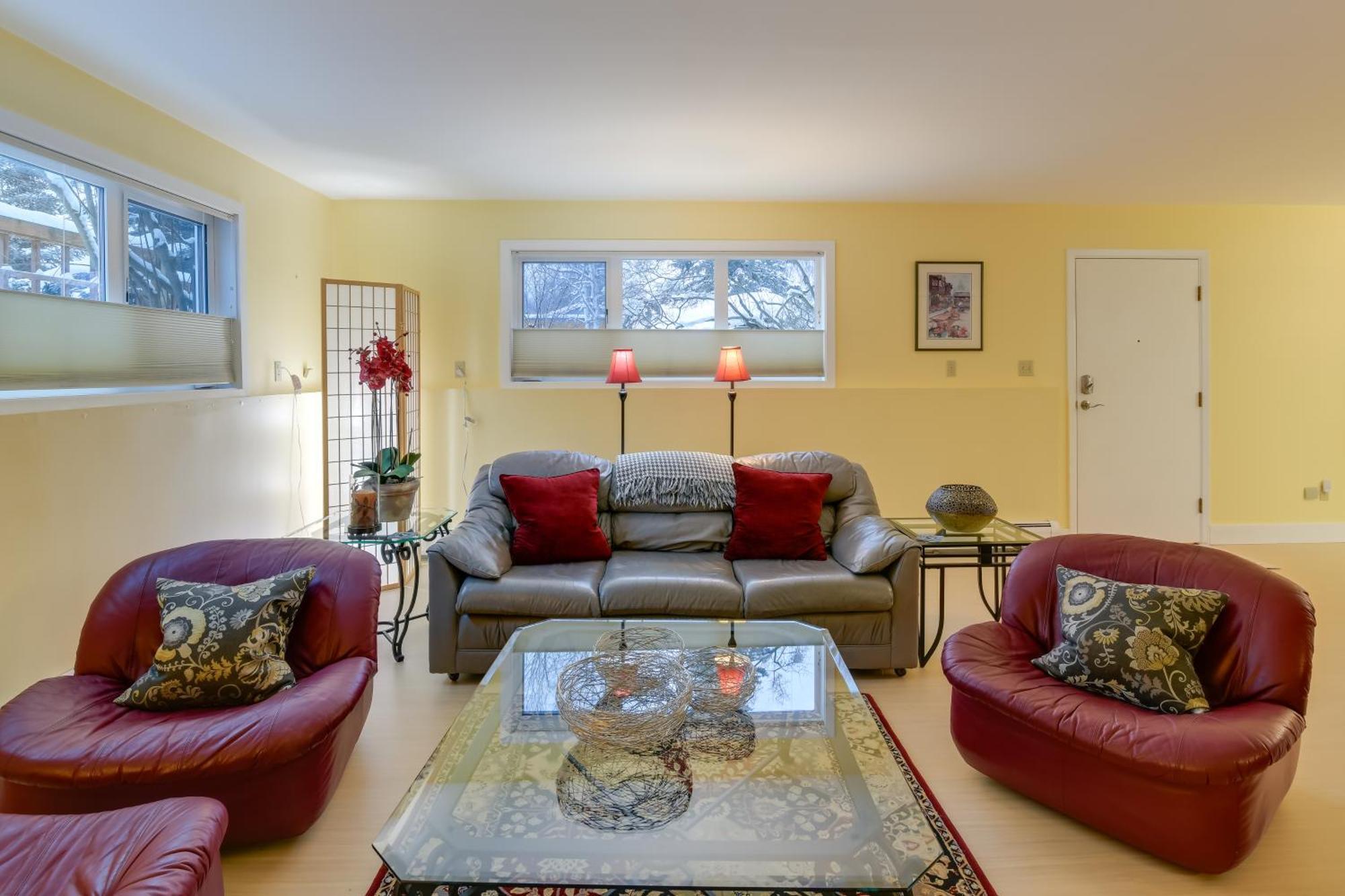 Apartment Vacation Near Coastal Trail! *